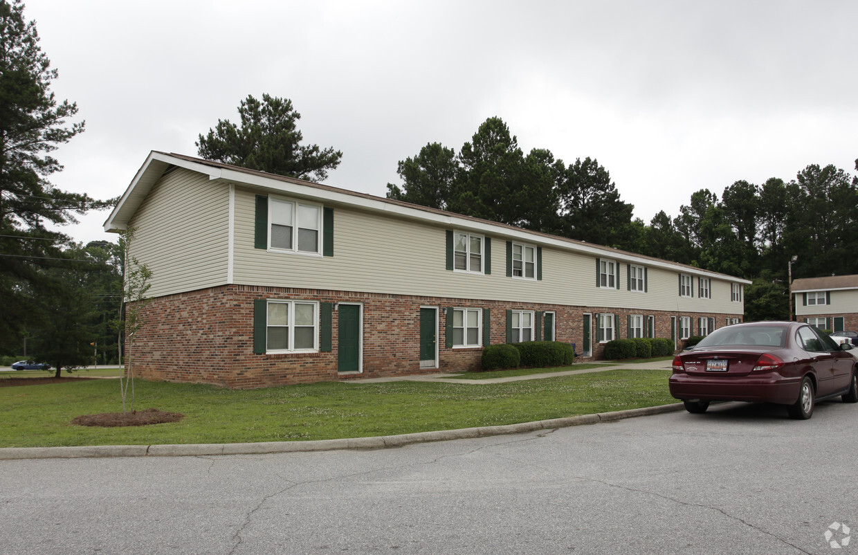 Primary Photo - Landau Apartments