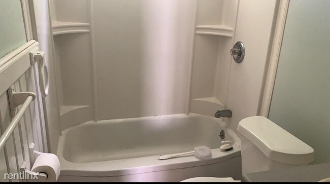 Foto del edificio - 3 br, 1 bath House - 29744 Balmoral St