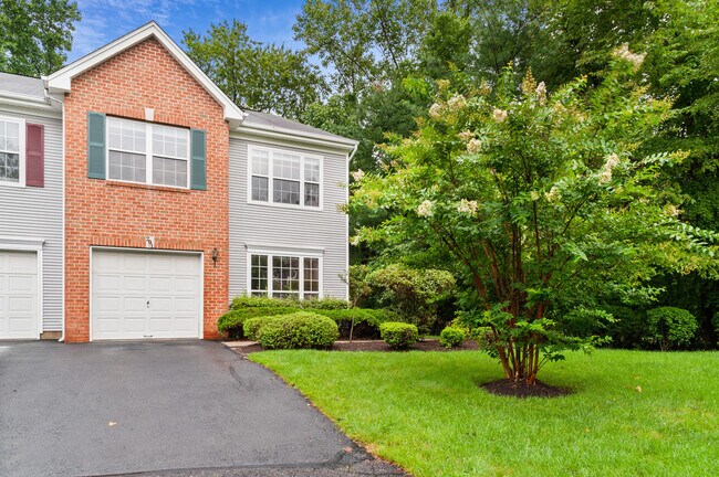 Building Photo - 201 Waldorf Dr