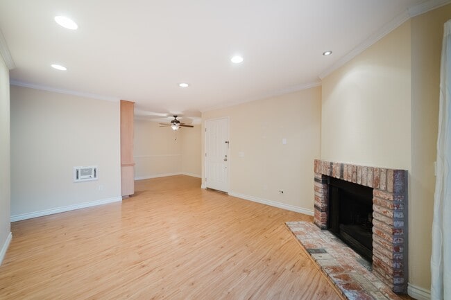 Building Photo - 1760 El Camino Real