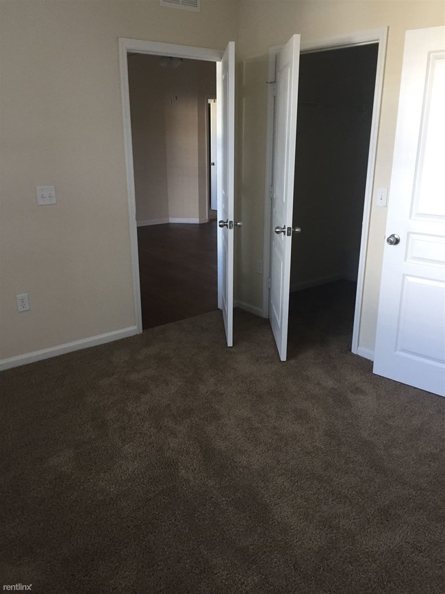 Foto del edificio - 8481 Narcoossee Rd
