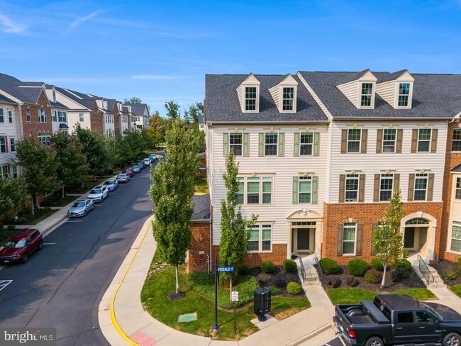 Building Photo - 42237 Piebald Square