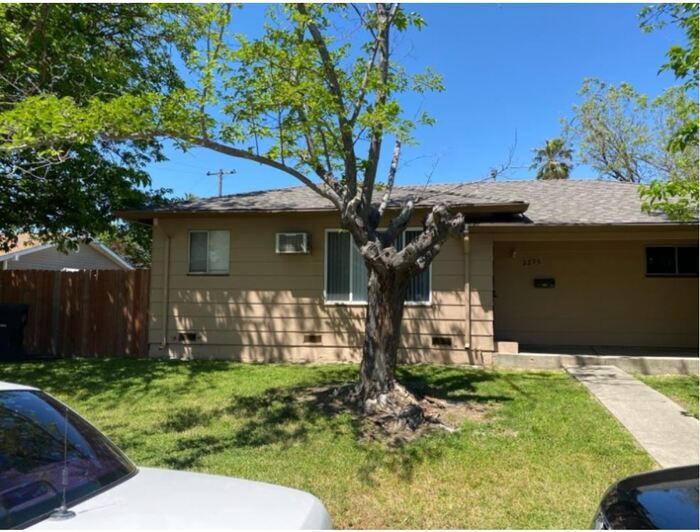 Primary Photo - Charming 2 bedroom 1 Bath Duplex ***READY ...