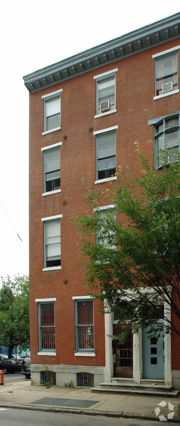 Building Photo - 1700 Pine St