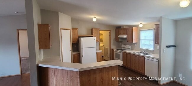 Building Photo - 304 SE 4th St