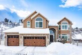 Foto principal - 6 br, 3.5 bath House - 2818 E. Falcon Way