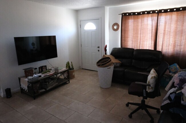 Foto del edificio - 970 E 9th St