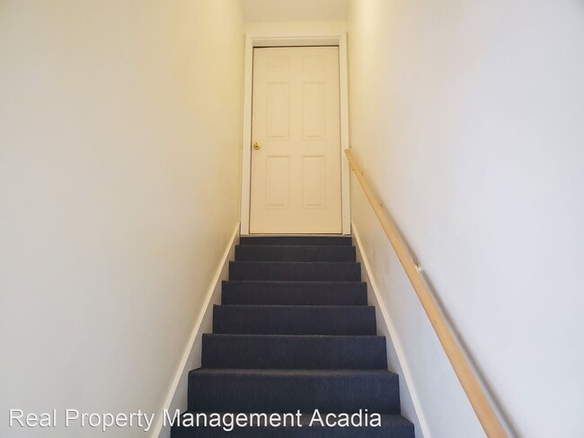 Building Photo - 2 br, 1 bath House - 330 Water St. Unit D