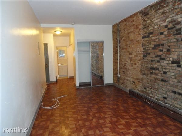 Building Photo - 165 E 118th St