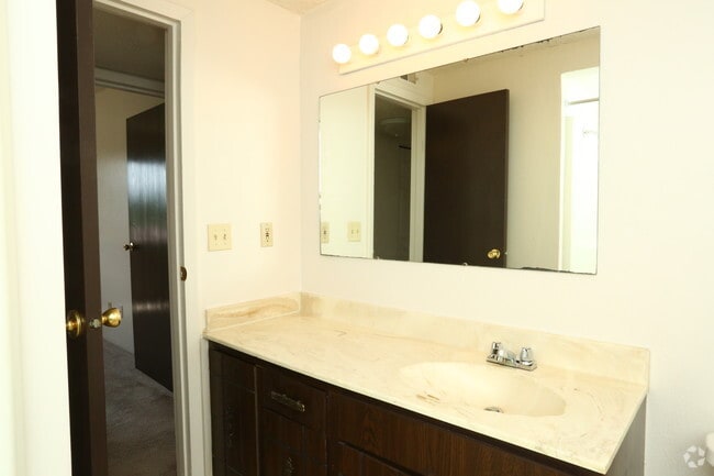 Interior Photo - Woodbridge Manor Apartments