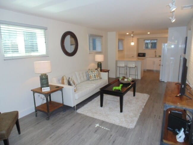 Building Photo - 2 Bedroom Loft Style Apartment in Downtown...