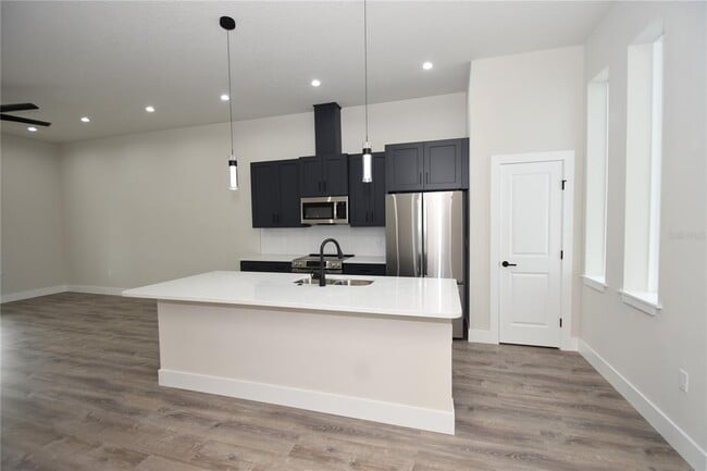 Building Photo - 20 Uniondale Pl