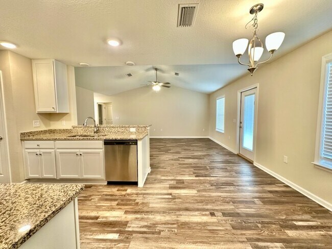 Foto del edificio - 6006 Colton Blaine Ct