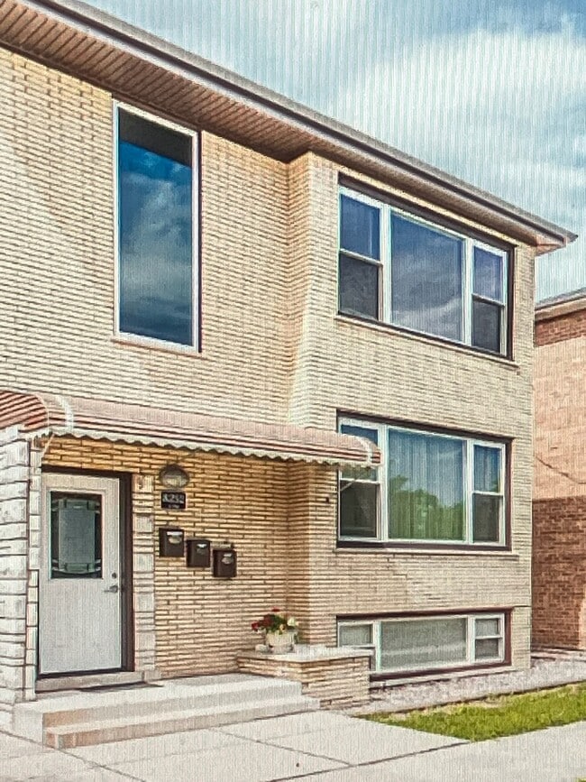 Building Photo - 8252 W 95th St