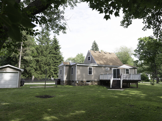 Building Photo - 2594 Meadow Lane