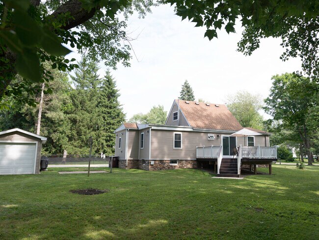 Foto del edificio - 2594 Meadow Lane