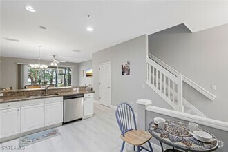 Building Photo - 836 Hampton Cir