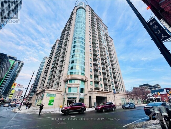 Building Photo - 200 Rideau St