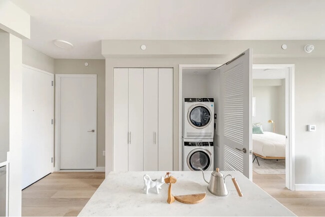 Building Photo - 2-20 Malt Dr