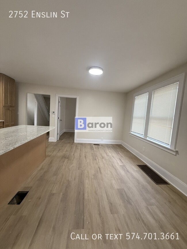 Building Photo - 2752 Enslin St