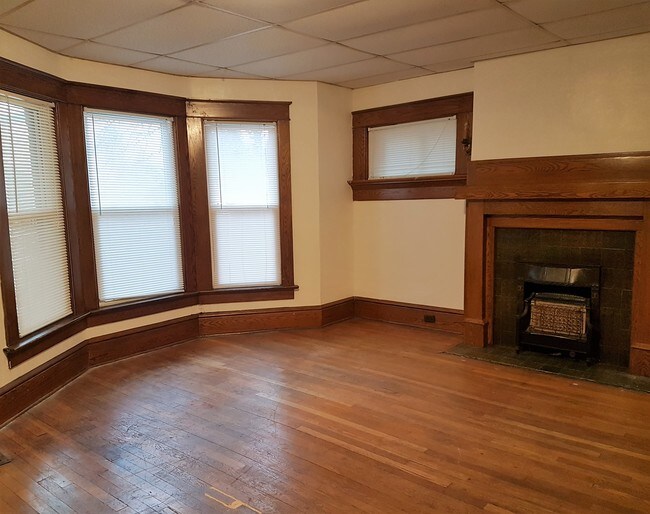 Building Photo - 825 Chestnut St