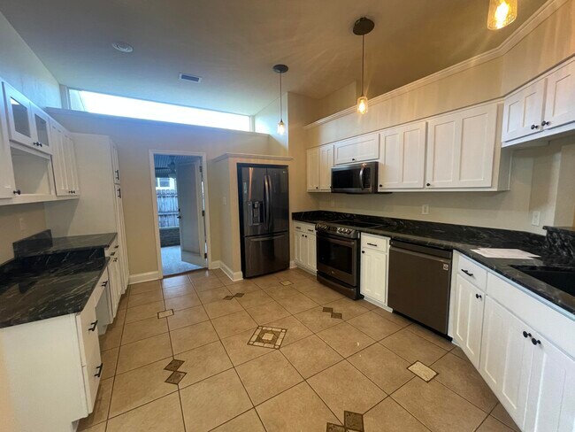 Foto del edificio - 858 Van Dyke Dr