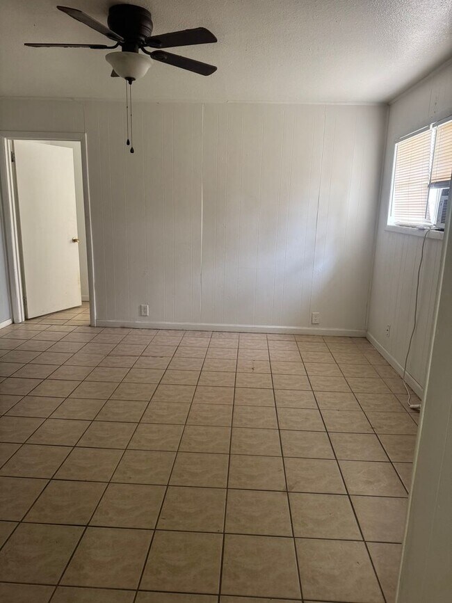 Foto del edificio - Large 2bedrooms 1bathroom bills separated ...