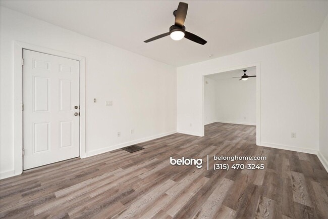 Foto del edificio - 122 Redfield Pl