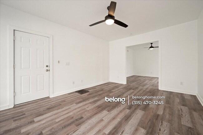 Building Photo - 122 Redfield Pl