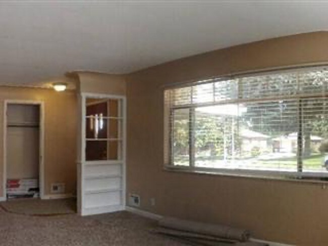 Foto del edificio - Saturday July 25th, 2020 - Open House 10:0...