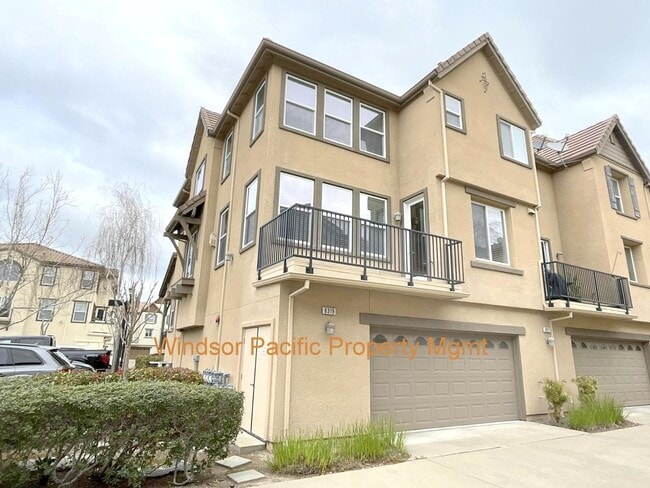 Building Photo - 6319 Byron Ln