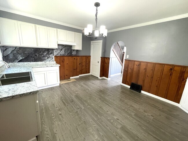 Foto del edificio - 1686 W 15th St