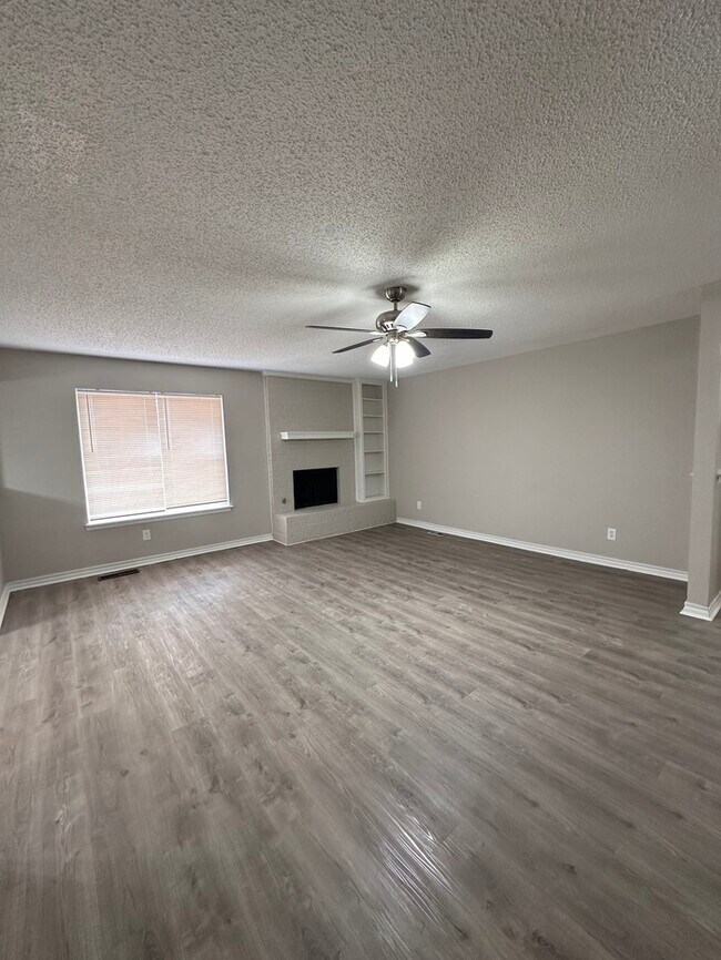 Foto del edificio - 4700 Clendon Way Oklahoma City OK 73135