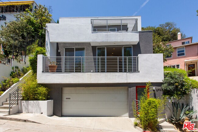 Foto del edificio - 3907 De Longpre Ave