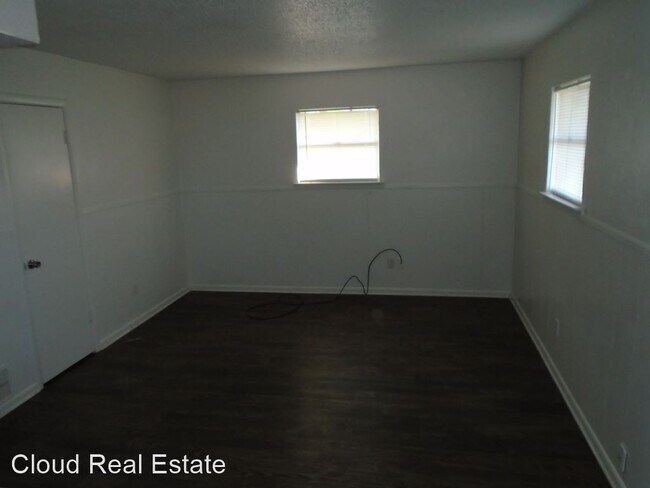 Foto del edificio - 901 Harley Dr