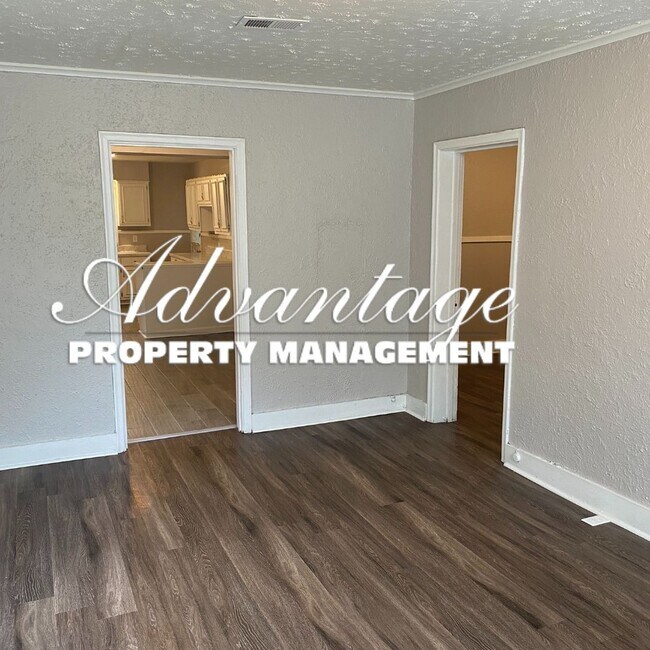 Building Photo - Newly Renovated Home In North Memphis