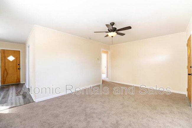Building Photo - 3258 Sutherland Ave