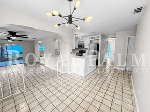 Building Photo - 206 SE 46th Ter