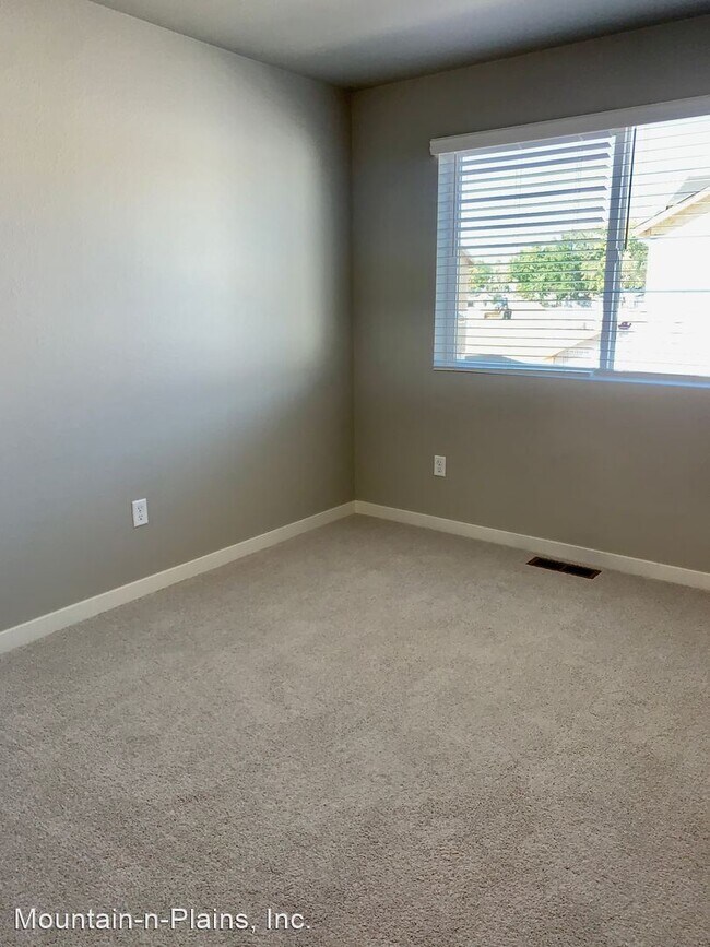 Building Photo - 3 br, 2.5 bath House - 265 Molinar Street