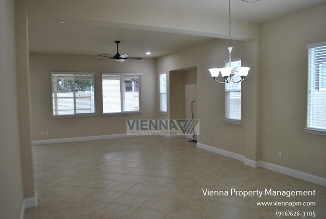 Building Photo - 2101 Harpford Dr