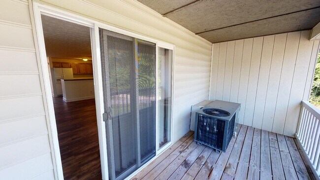 Building Photo - 7100 Country Club Dr