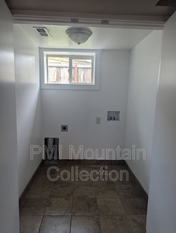 Building Photo - 249 S 400 E