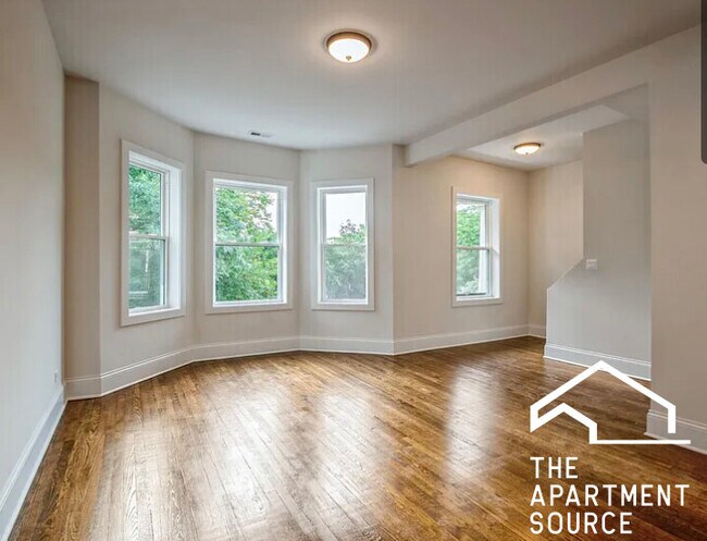 Foto del edificio - 4211 N Damen Ave