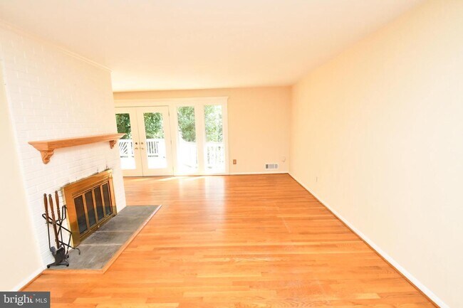 Foto del edificio - 6711 Bracken Ct