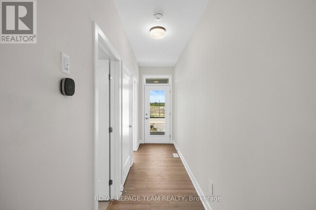Building Photo - 1064 Dobbie St