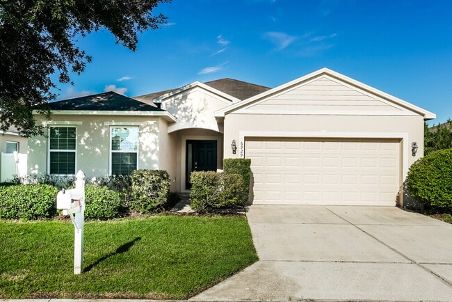 Building Photo - 6929 Glenbrook Dr