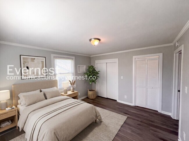 Foto del edificio - 3 Bed/1.5 Bath Home with Off-Street Parking / Pet-Friendly / Coming Soon!
