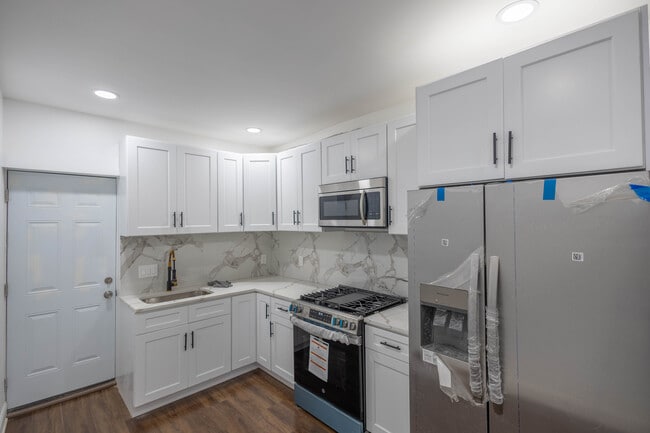 Photo - 3205 E Monument St Townhome