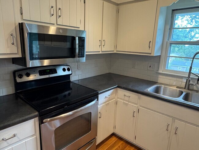 Foto del edificio - 4805 N 96th St