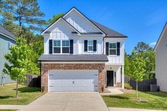 Building Photo - 323 Colonnades Dr
